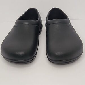 CROCS Black Slip-Ons Comfortable   non-slip Work Shoes